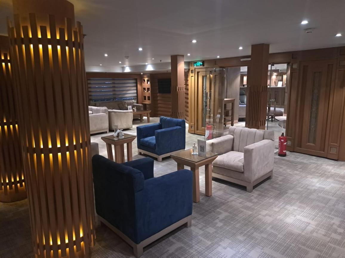 Hotel Five Star Nile Cruise From Aswan To Luxor Zewnętrze zdjęcie